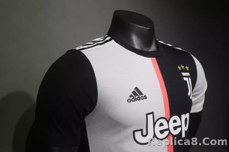 2019-20 Juventus Retro Jersey Home Player Edition - detail