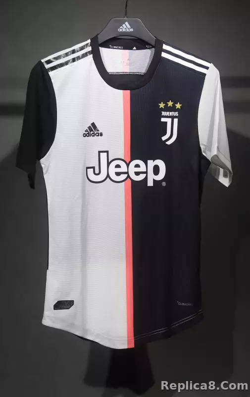 2019-20 Juventus Retro Jersey Home Player Edition - detail