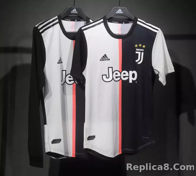 2019-20 Juventus Retro Jersey Home Player Edition - detail