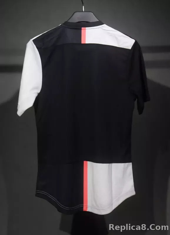 2019-20 Juventus Retro Jersey Home Player Edition - detail