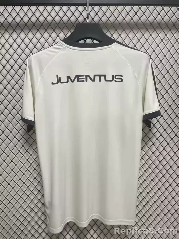 24-25 Juventus Goalkeeper Soccer Jersey - detail