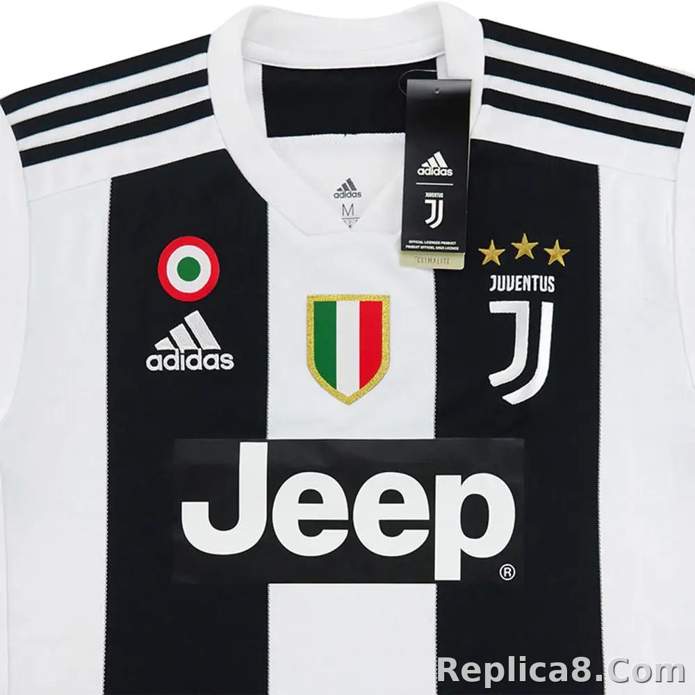 18-19 Juventus Retro Jersey Home - detail