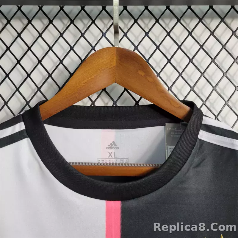 19-20 Juventus Retro Jersey Home - detail
