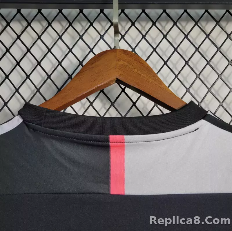 19-20 Juventus Retro Jersey Home - detail