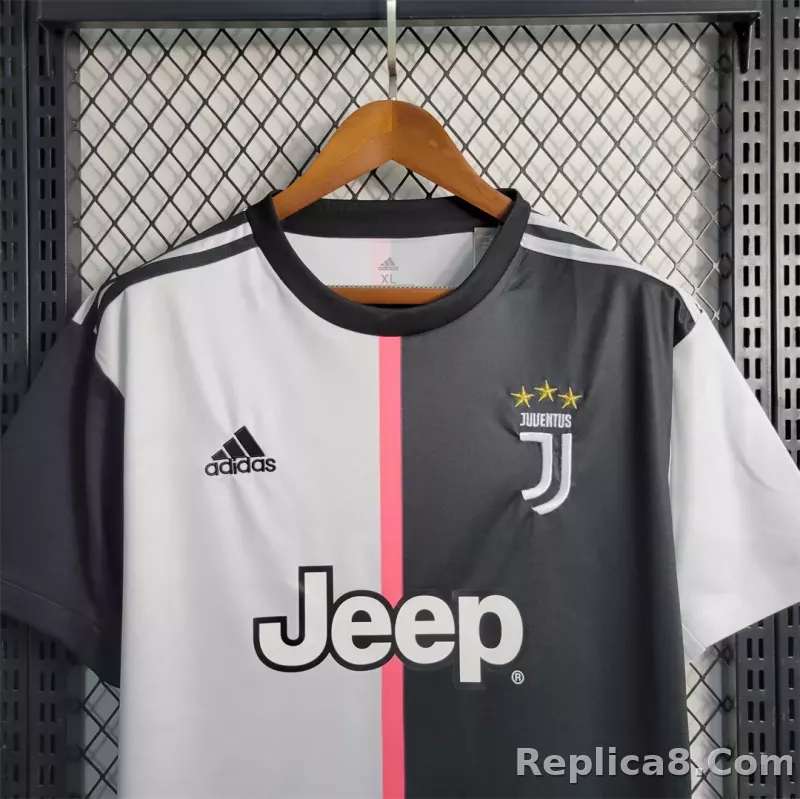 19-20 Juventus Retro Jersey Home - detail