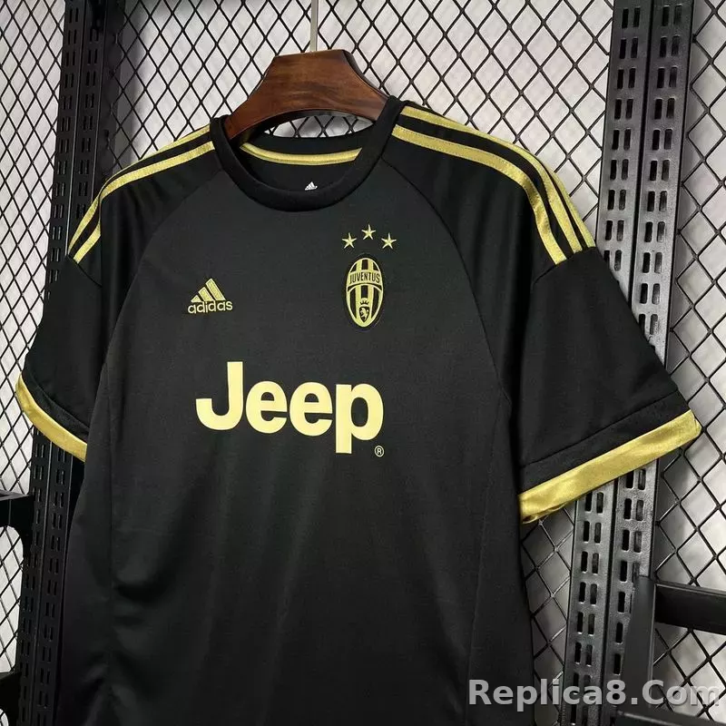 15-16 Juventus Retro Jersey Third Away - detail