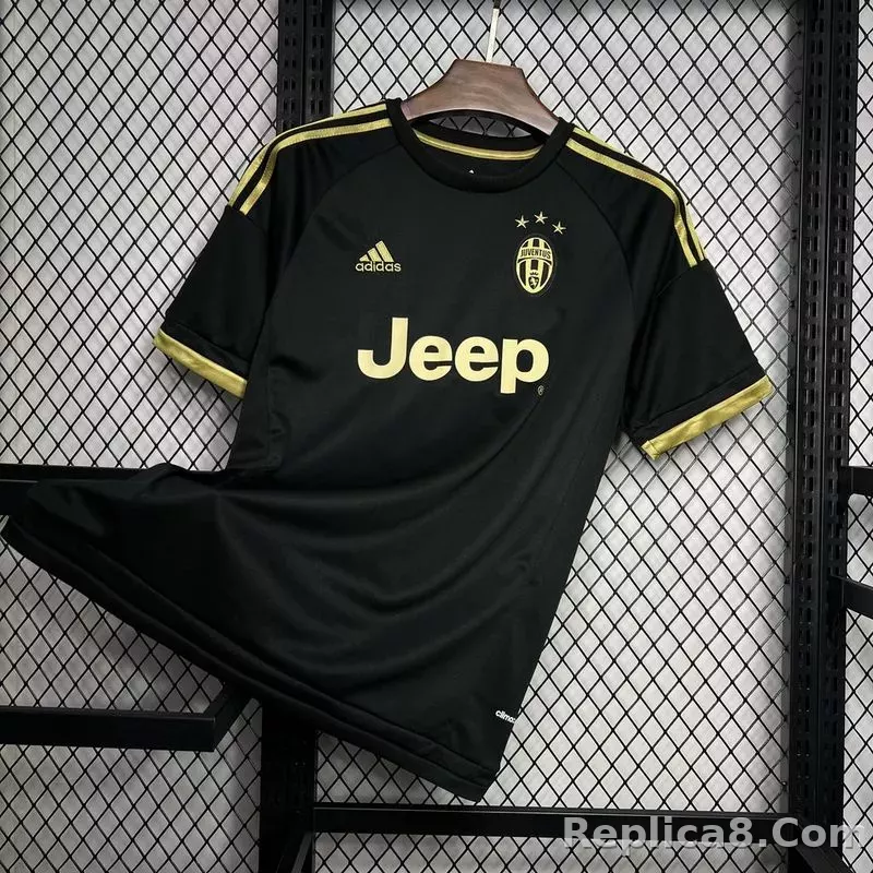 15-16 Juventus Retro Jersey Third Away - detail