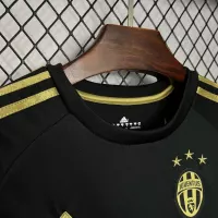 15-16 Juventus Retro Jersey Third Away - view 8