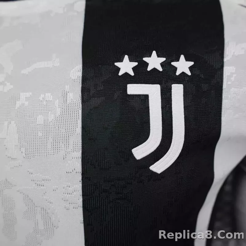24-25 Juventus Home Soccer Jersey Player Version Long Sleeve - detail