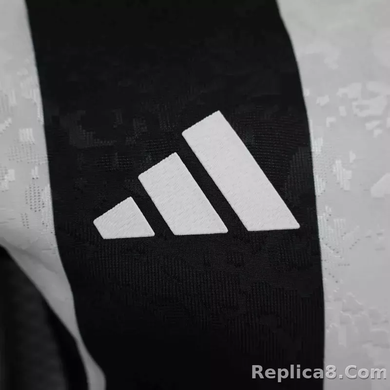 24-25 Juventus Home Soccer Jersey Player Version Long Sleeve - detail