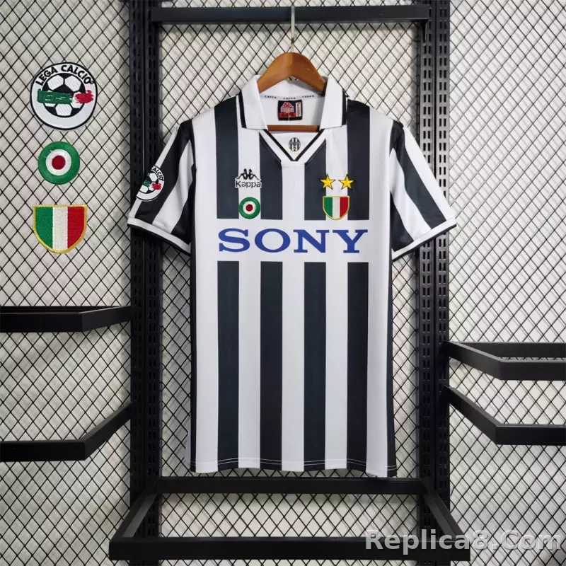 95-97 Juventus Home Retro Jersey - detail