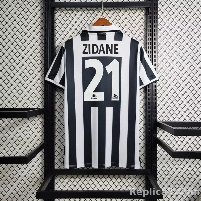 95-97 Juventus Home Retro Jersey - detail