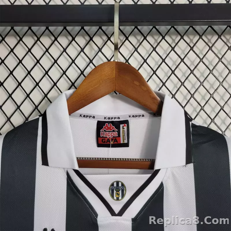 95-97 Juventus Home Retro Jersey - detail