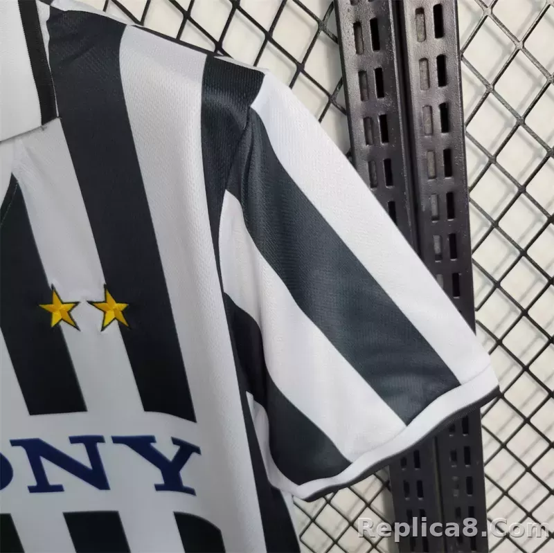 95-97 Juventus Home Retro Jersey - detail