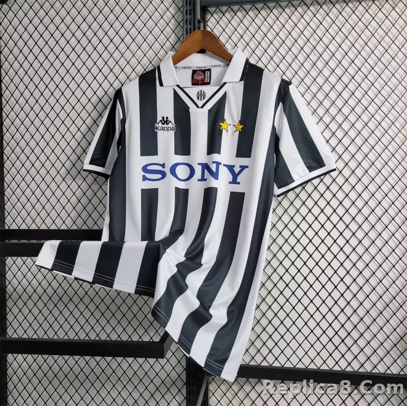 95-97 Juventus Home Retro Jersey - detail