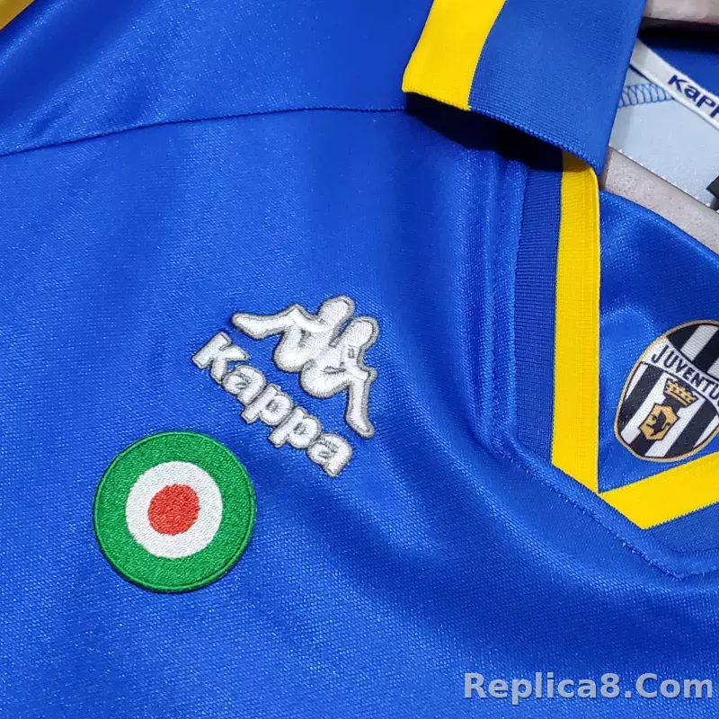 95-96 Juventus Third Away Retro Jersey - detail
