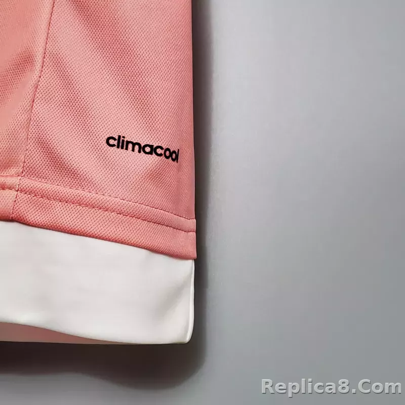15-16 Juventus Retro Jersey Away - detail