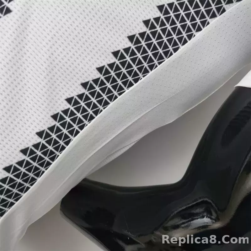 22-23 Juventus Home Jersey Player Version - detail