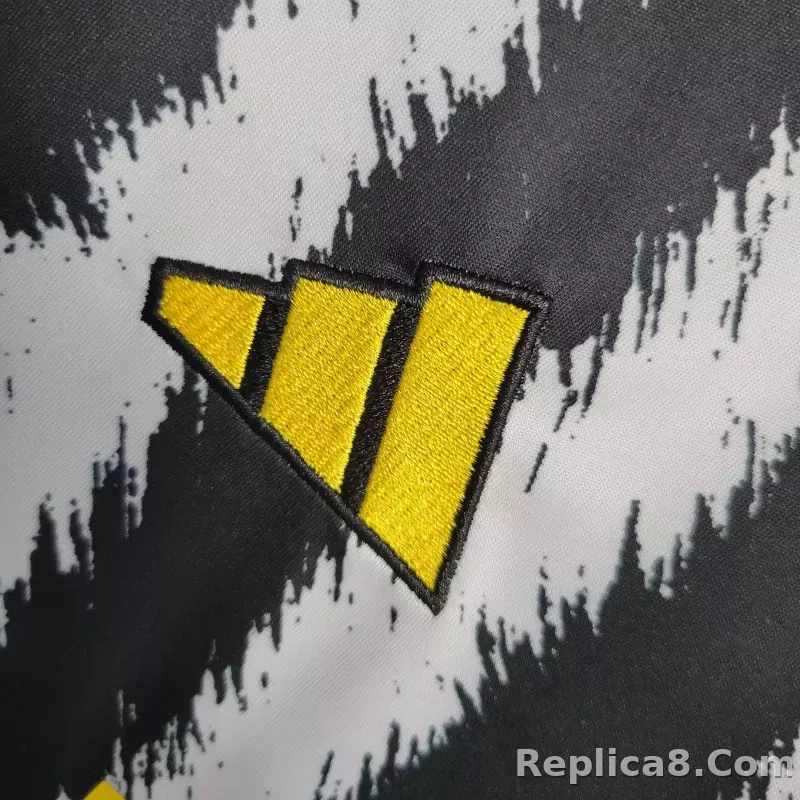 23-24 Juventus Home Fan Version - detail