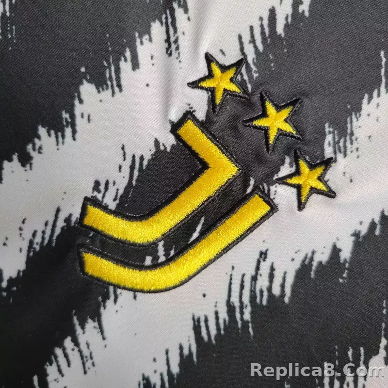 23-24 Juventus Home Fan Version - detail