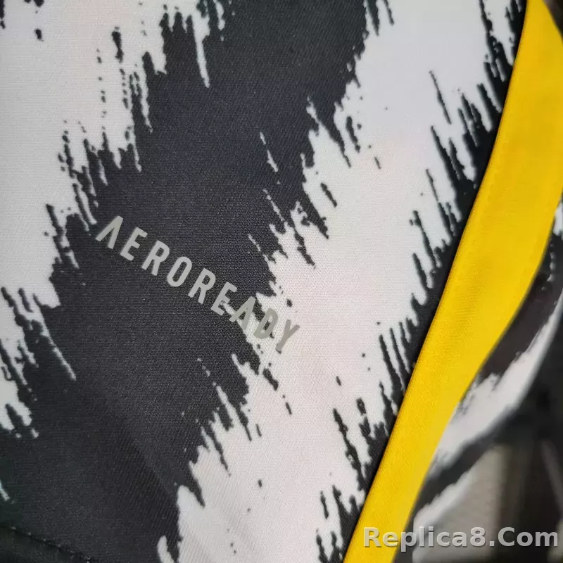 23-24 Juventus Home Fan Version - detail
