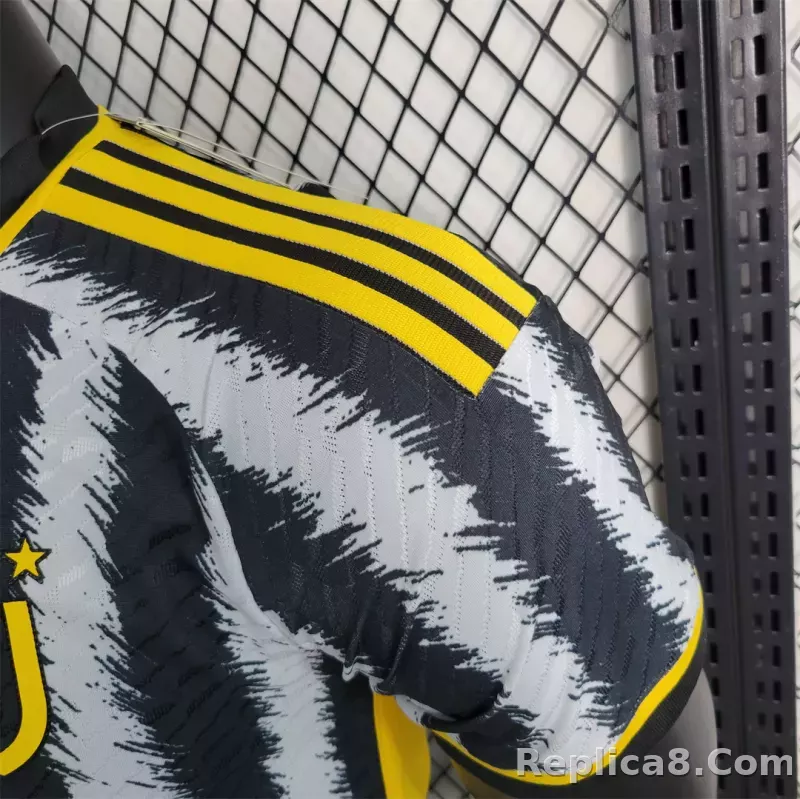 23-24 Juventus Home Player Version - detail