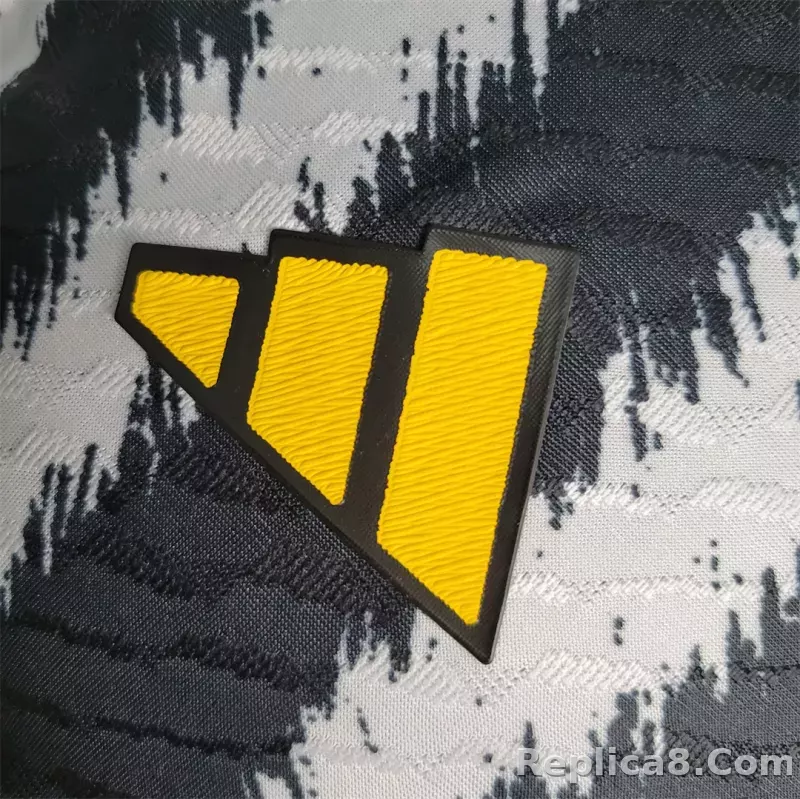 23-24 Juventus Home Player Version - detail