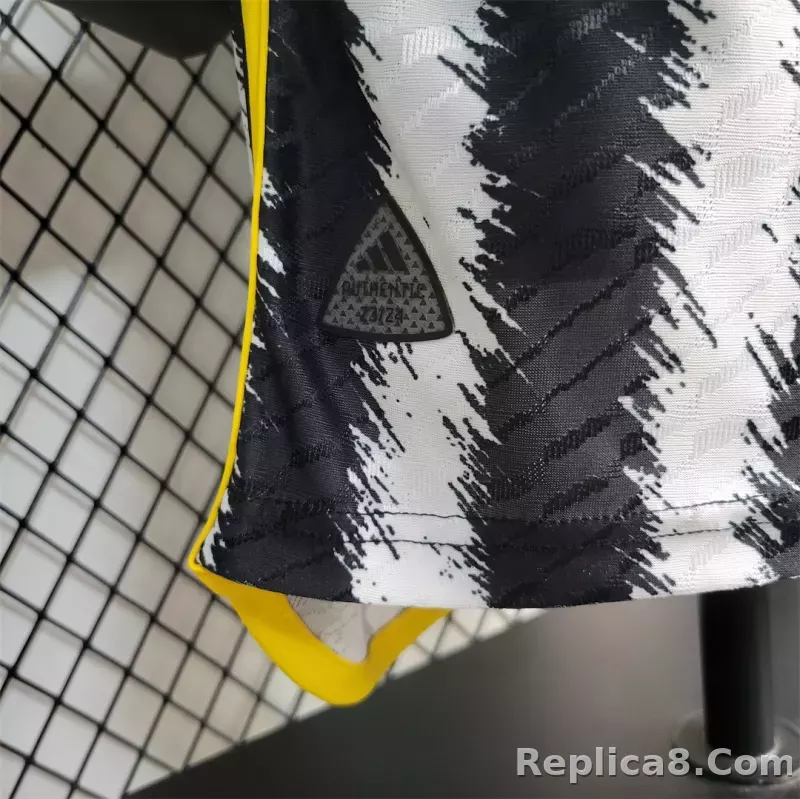 23-24 Juventus Home Player Version - detail