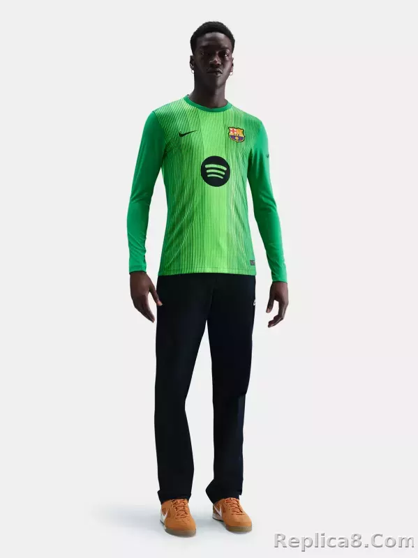 25-26 Barcelona Goalkeeper Soccer Jersey Long Sleeve Green - detail