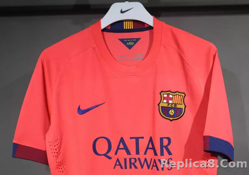 14-15 Barcelona Away Retro Jersey Player Version Pink - detail