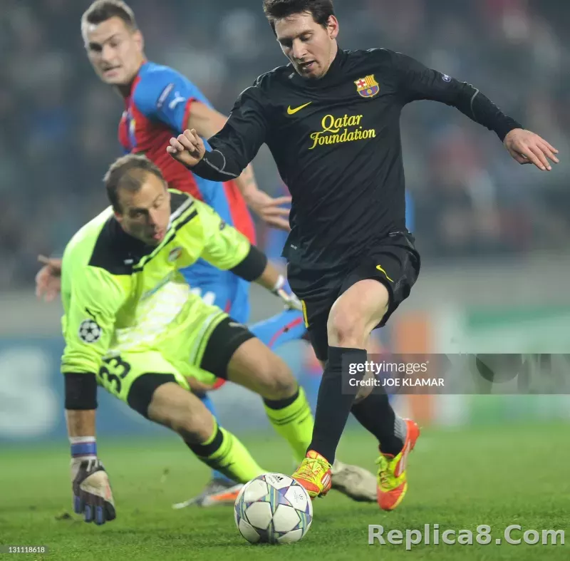 11-12 Barcelona Away Retro Jersey Player Edition - detail