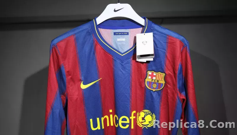 09-10 Barcelona Home Retro Jersey Player Edition - detail