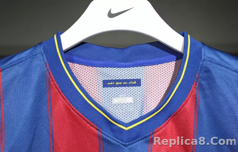 09-10 Barcelona Home Retro Jersey Player Edition - detail