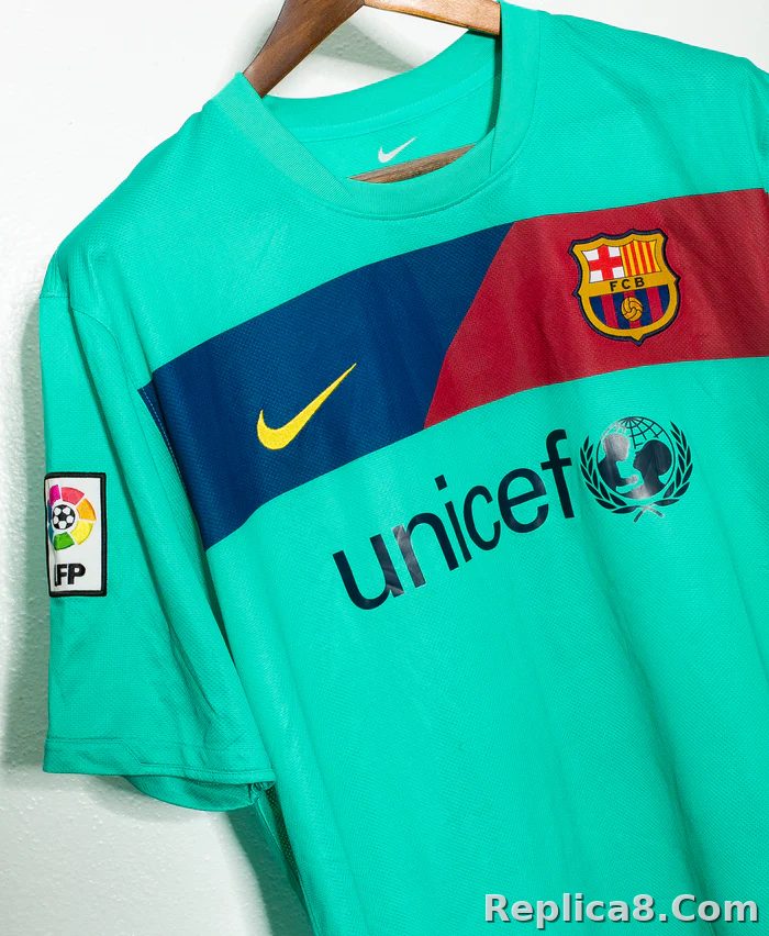 11-12 Barcelona Third Away Retro Jersey - detail