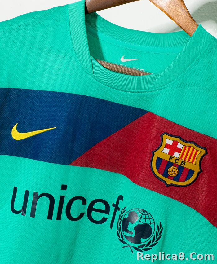 11-12 Barcelona Third Away Retro Jersey - detail