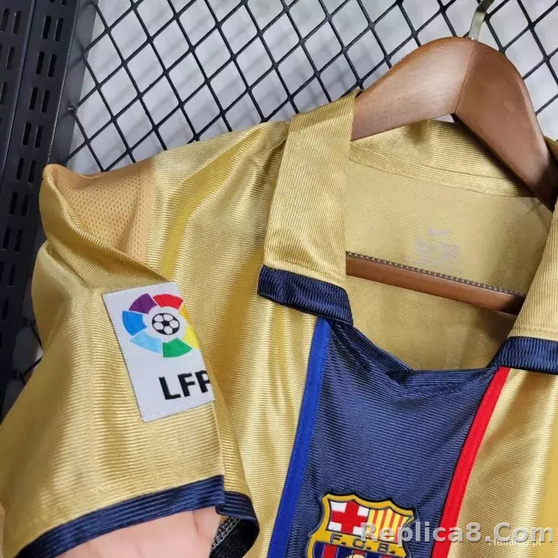 01-02 Barcelona Home Retro Jersey - detail