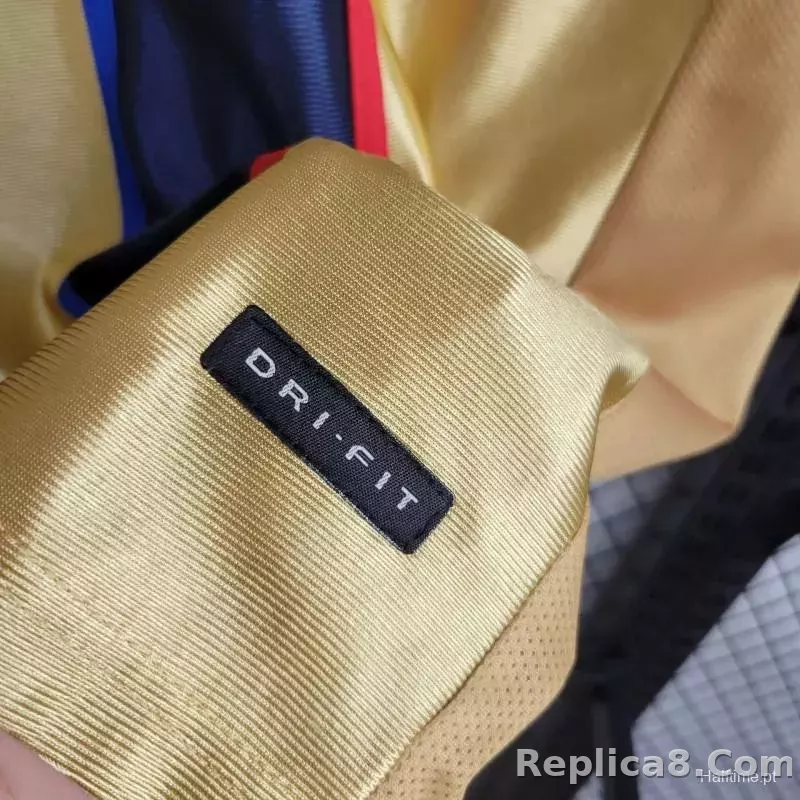 01-02 Barcelona Home Retro Jersey - detail