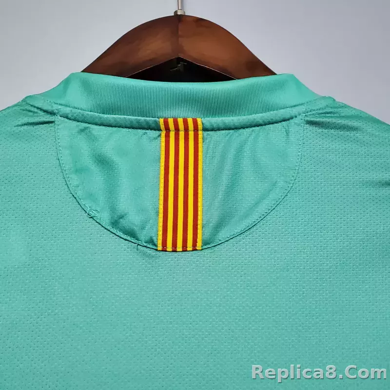 10-11 Barcelona Away Retro Jersey - detail