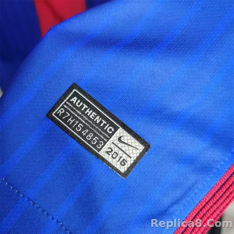 16-17 Barcelona Home Retro Jersey - detail