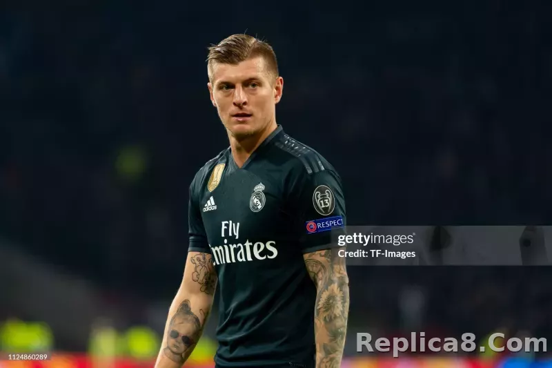 2018-19 Real Madrid Away Retro Jersey Player Edition - detail