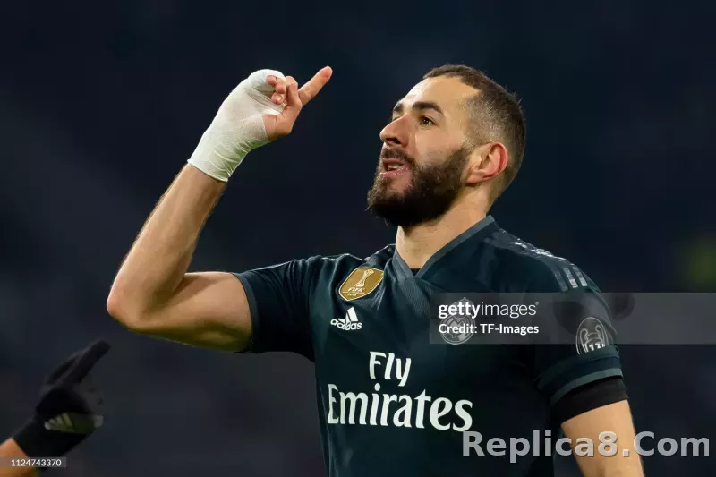 2018-19 Real Madrid Away Retro Jersey Player Edition - detail