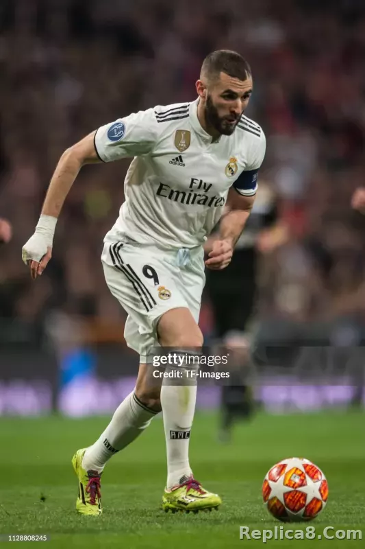 2018-19 Real Madrid Home Retro Jersey Player Edition - detail