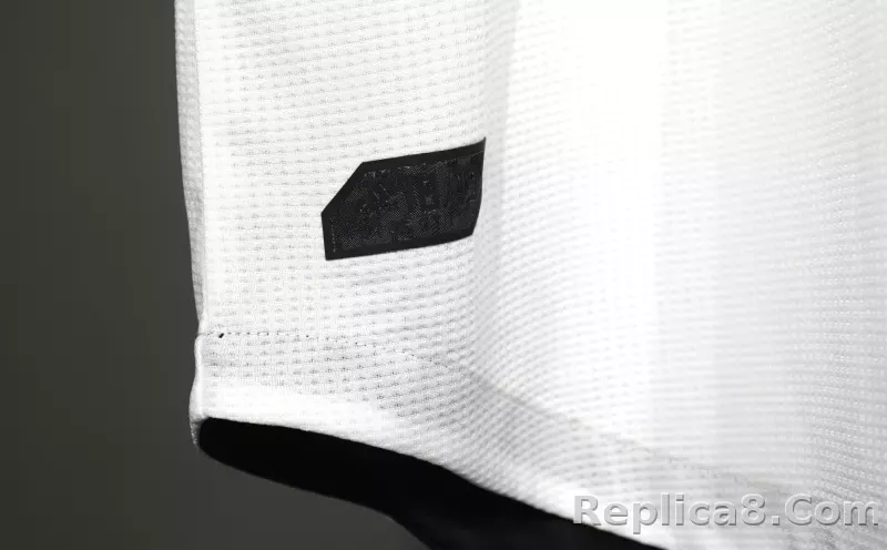 2018-19 Real Madrid Home Retro Jersey Player Edition - detail