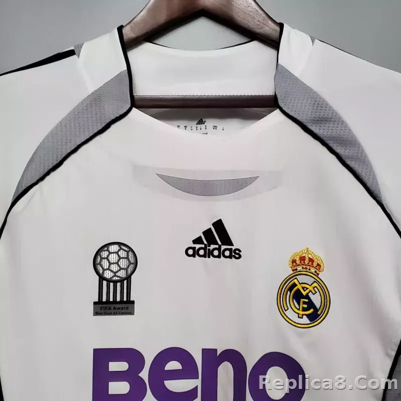 2006/07 Real Madrid Home Retro Jersey Long Sleeve - detail