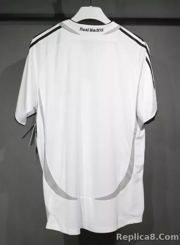 2006/07 Real Madrid Home Retro Jersey Player Edition - detail