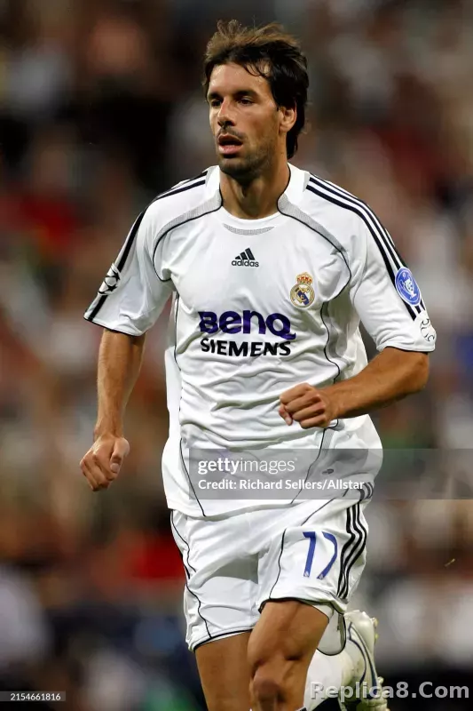 2006/07 Real Madrid Home Retro Jersey Player Edition - detail