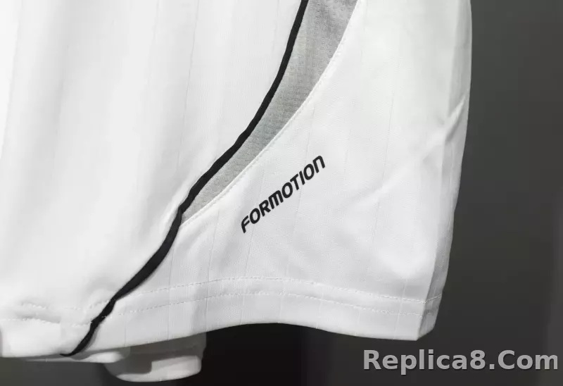 2006/07 Real Madrid Home Retro Jersey Player Edition - detail