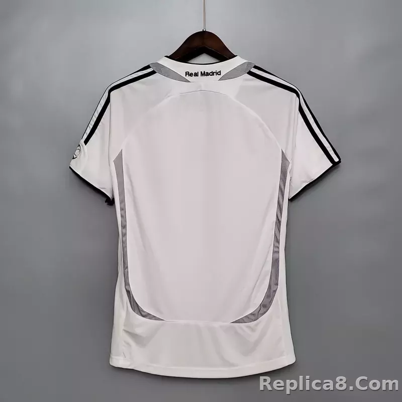 2006/07 Real Madrid Home Retro Jersey - detail