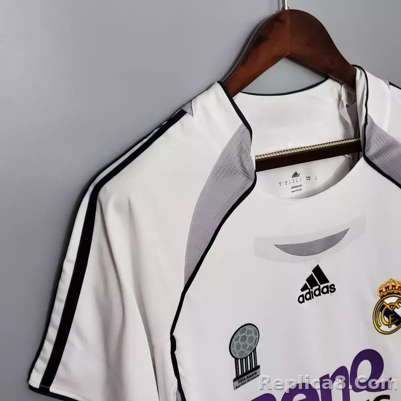 2006/07 Real Madrid Home Retro Jersey - detail