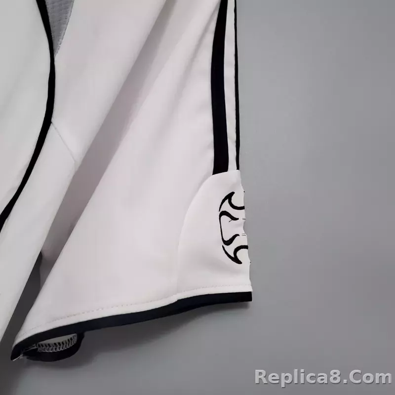 2006/07 Real Madrid Home Retro Jersey - detail